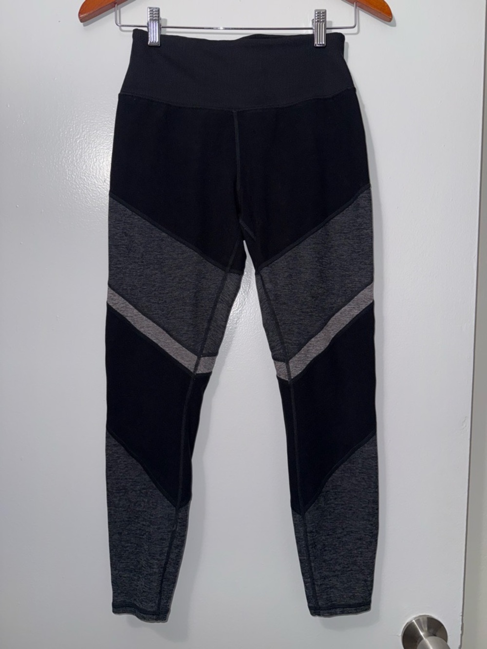 Alo Leggings